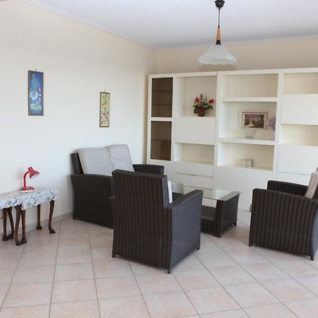 Aliki Studios Paralia Agias Foteinis Rum bild