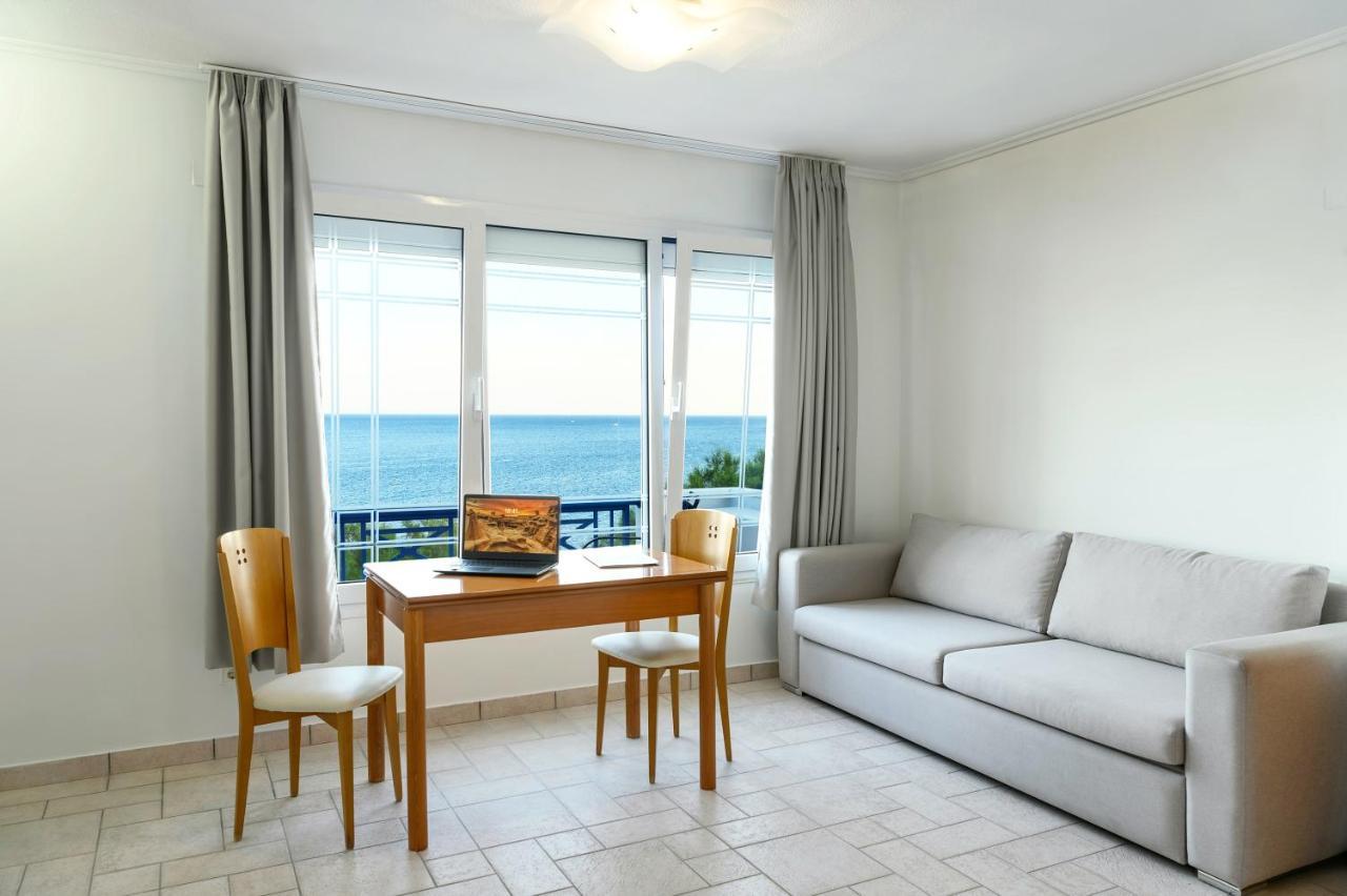 Aliki Studios Paralia Agias Foteinis Exteriör bild